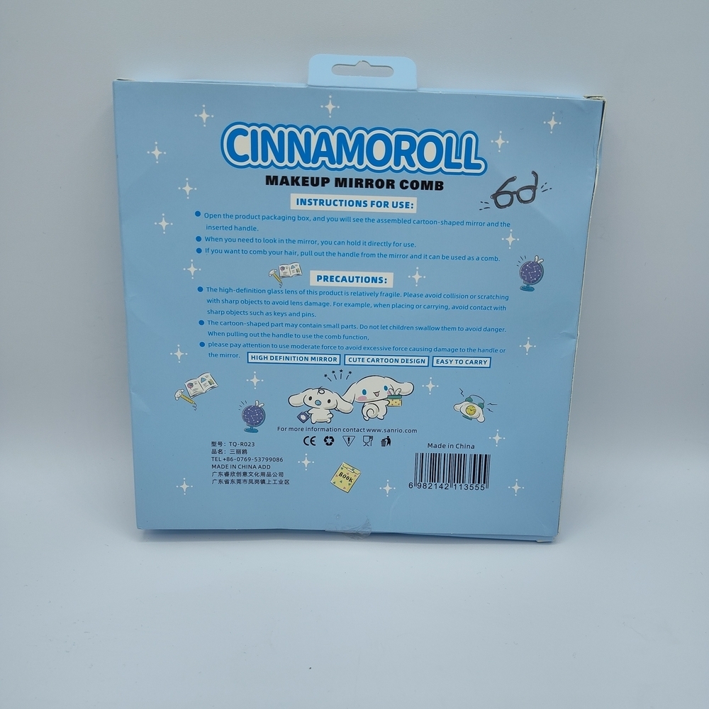 NIB Cinnamoroll Makeup Mirror And Comb Set - Picture 2 of 2